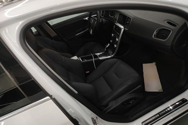 Volvo S60 2017, 99000 км, за 8848 USD - фото 19
