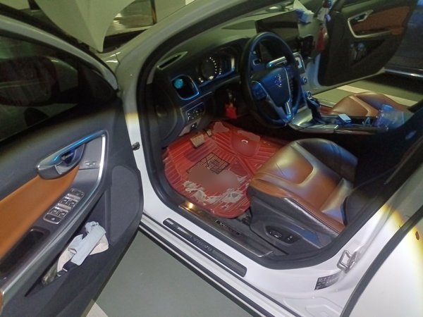 Volvo S60 2017, 99400 км, за 6721 USD - фото 17