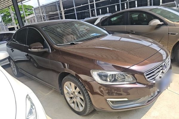 Volvo S60 2018, 157000 км, за 9862 USD