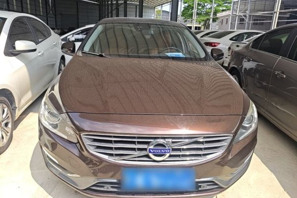 Volvo S60 2018, 157000 км, за 9862 USD
