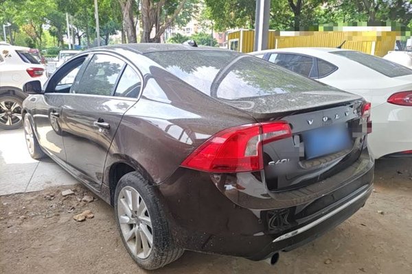 Volvo S60 2018, 157000 км, за 9862 USD