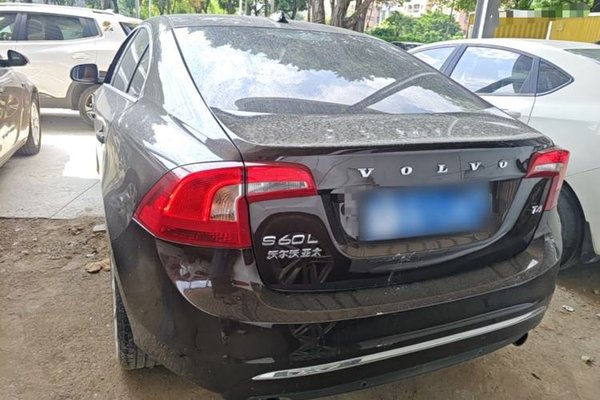 Volvo S60 2018, 157000 км, за 9862 USD