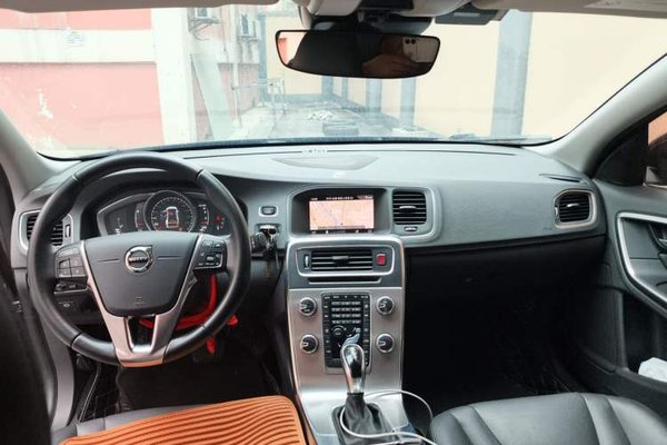 Volvo S60 2018, 61800 км, за 8624 USD - фото 9