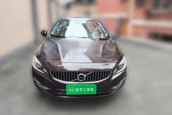 Volvo S60 2018, 61800 км, за 8624 USD
