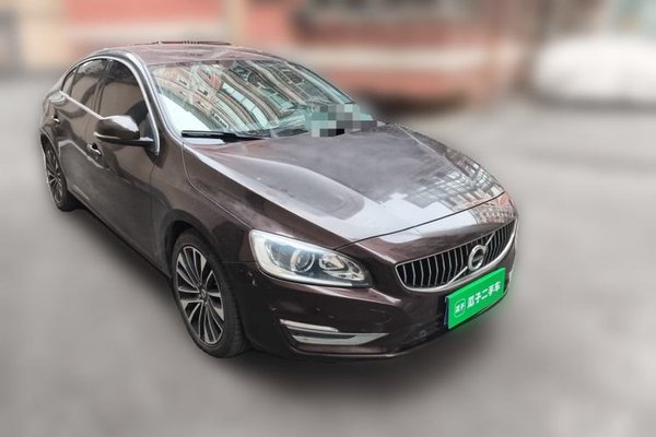 Volvo S60 2018, 61800 км, за 8624 USD