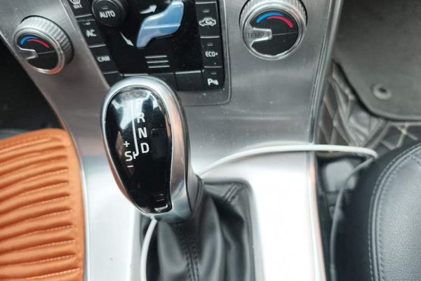 Volvo S60 2018, 61800 км, за 8624 USD - фото 14