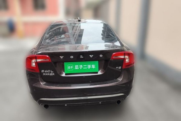 Volvo S60 2018, 61800 км, за 8624 USD