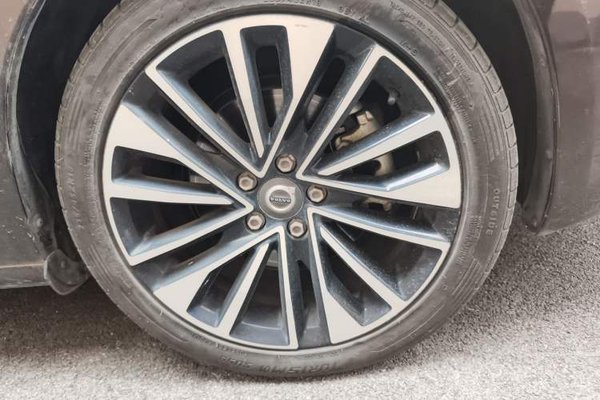 Volvo S60 2018, 61800 км, за 8624 USD - фото 8