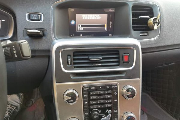 Volvo S60 2019, 104800 км, за 8604 USD - фото 13
