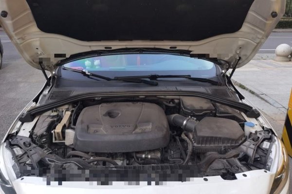 Volvo S60 2019, 104800 км, за 8604 USD - фото 21
