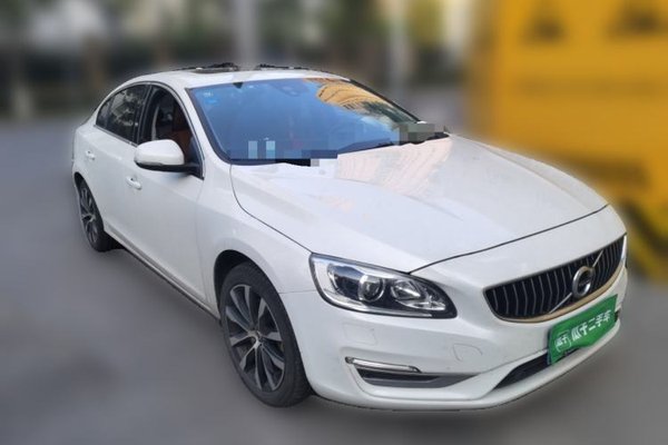 Volvo S60 2019, 104800 км, за 8604 USD