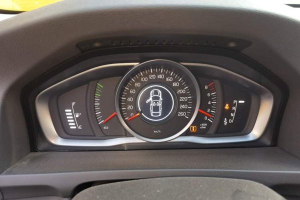 Volvo S60 2019, 104800 км, за 8604 USD - фото 11