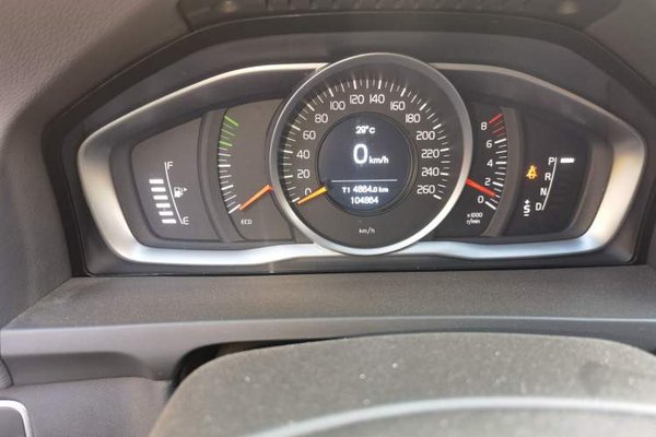 Volvo S60 2019, 104800 км, за 8604 USD - фото 12