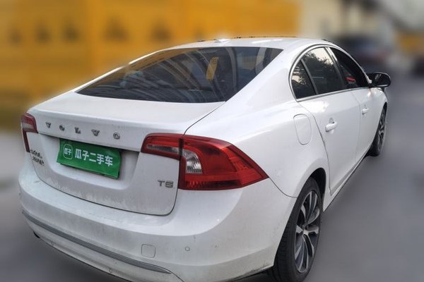 Volvo S60 2019, 104800 км, за 8604 USD - фото 6