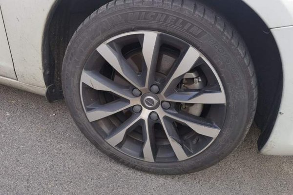 Volvo S60 2019, 104800 км, за 8604 USD - фото 8