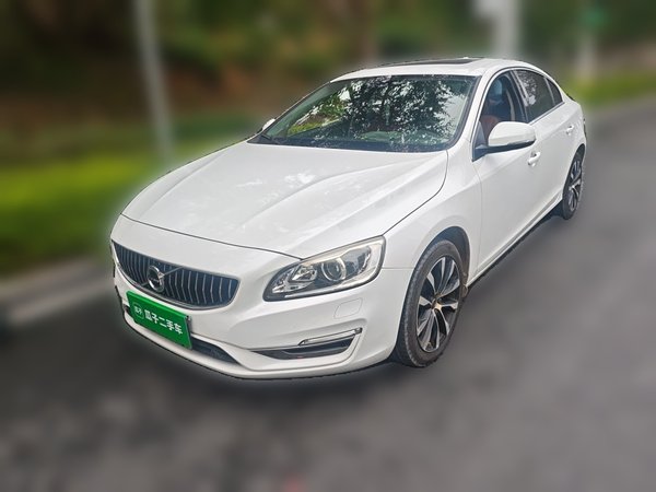 Volvo S60 · 2019 год