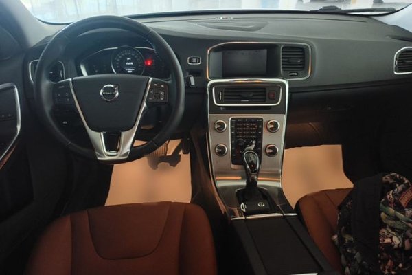 Volvo S60 2019, 46800 км, за 13435 USD - фото 12