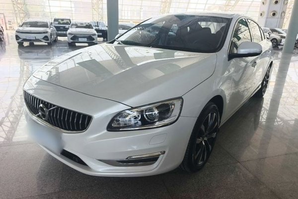 Volvo S60 · 2019 год