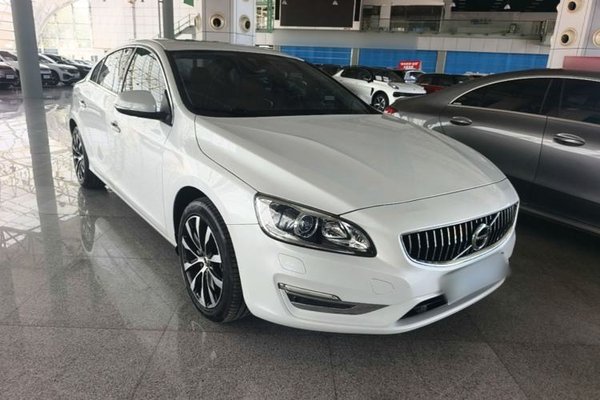 Volvo S60 2019, 46800 км, за 13435 USD