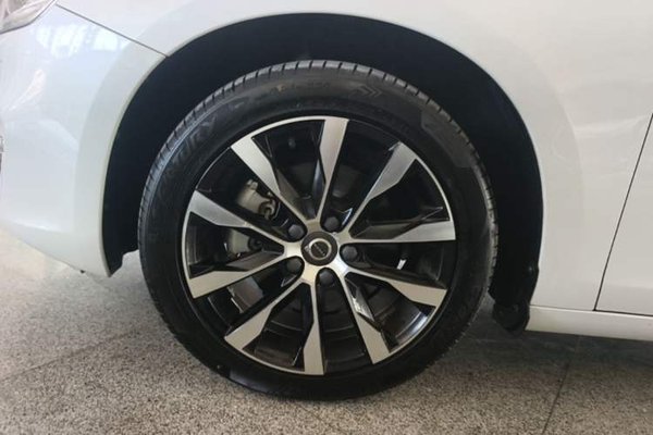 Volvo S60 2019, 46800 км, за 13435 USD - фото 10