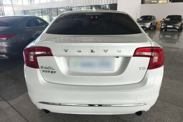 Volvo S60 2019, 46800 км, за 13435 USD