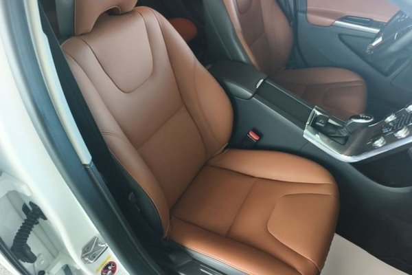 Volvo S60 2019, 46800 км, за 13435 USD - фото 19
