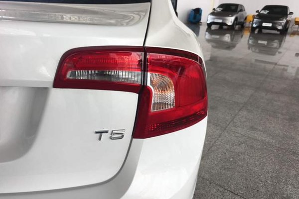 Volvo S60 2019, 46800 км, за 13435 USD - фото 9