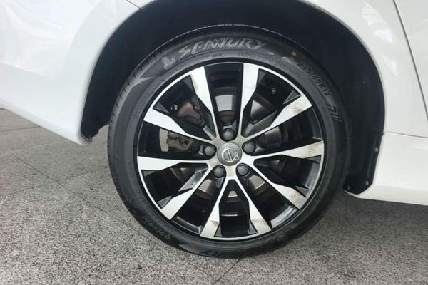 Volvo S60 2019, 46800 км, за 13435 USD - фото 11