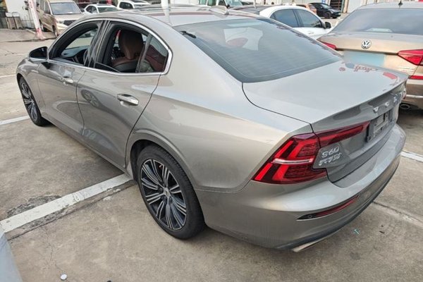 Volvo S60 2021, 107899 км, за 14254 USD - фото 13