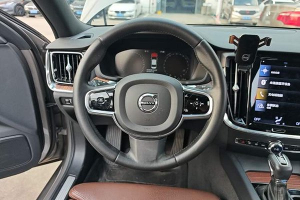 Volvo S60 2021, 107899 км, за 14254 USD - фото 18