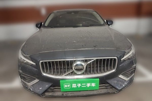 Volvo S60 2022, 34800 км, за 16882 USD