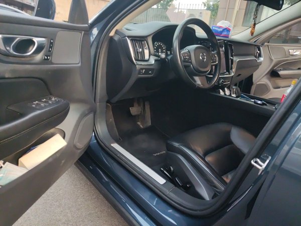 Volvo S60 2022, 64100 км, за 15013 USD - фото 17