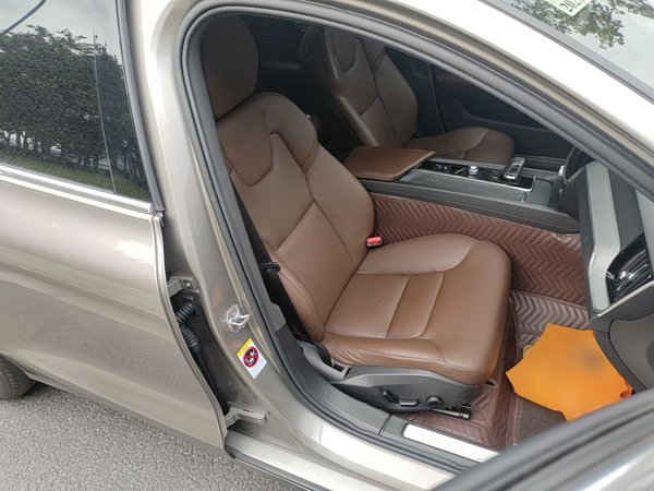 Volvo S60 2022, 81199 км, за 17196 USD - фото 23