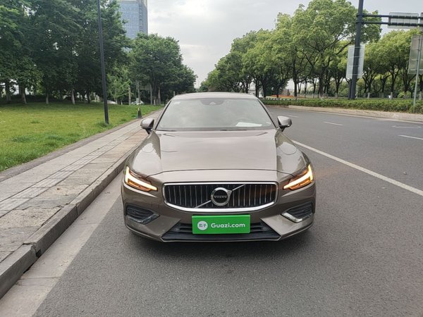 Volvo S60 2022, 81199 км, за 17196 USD