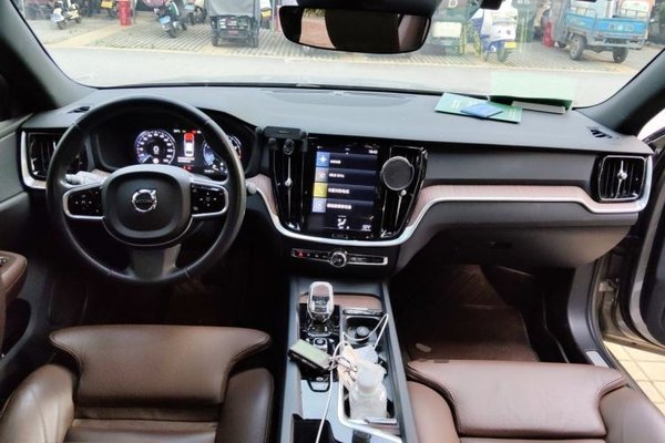 Volvo S60 2022, 46200 км, за 17424 USD - фото 9