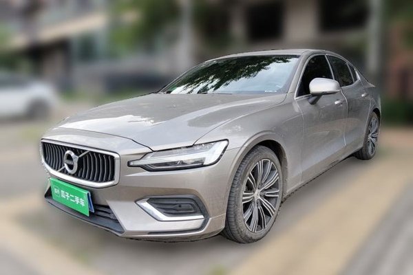 Volvo S60 · 2022 год