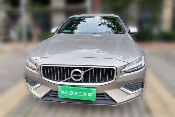 Volvo S60 2022, 46200 км, за 17424 USD