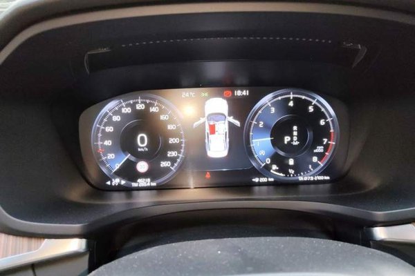 Volvo S60 2022, 46200 км, за 17424 USD - фото 11