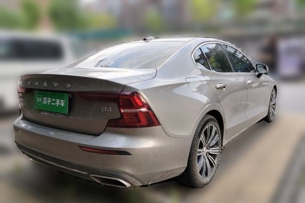 Volvo S60 2022, 46200 км, за 17424 USD - фото 6