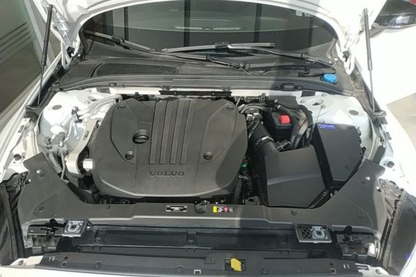 Volvo S60 2024, 14400 км, за 25221 USD - фото 24