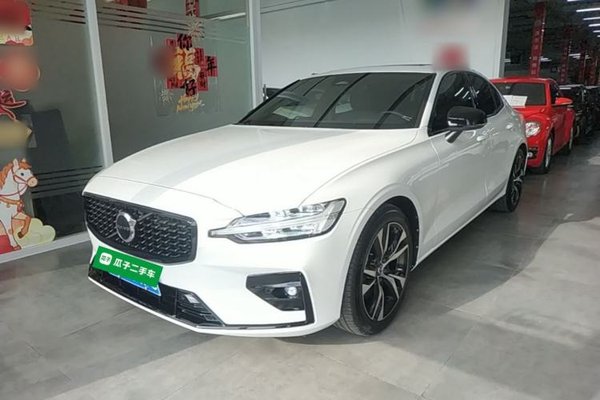 Volvo S60 · 2024 год