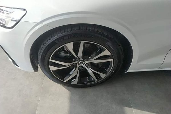 Volvo S60 2024, 14400 км, за 25221 USD - фото 10