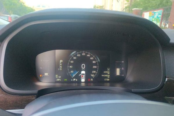 Volvo S90 2017, 187600 км, за 12710 USD - фото 12