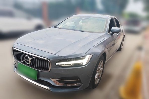 Volvo S90 · 2017 год