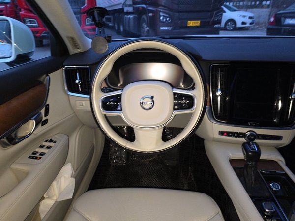 Volvo S90 2017, 101199 км, за 16063 USD - фото 14