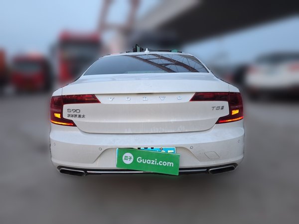 Volvo S90 2017, 101199 км, за 16063 USD