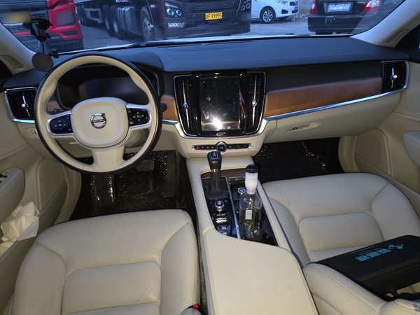 Volvo S90 2017, 101199 км, за 16063 USD - фото 18