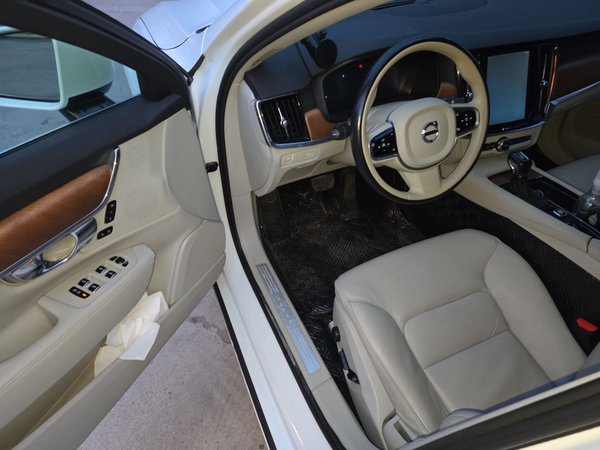 Volvo S90 2017, 101199 км, за 16063 USD - фото 9