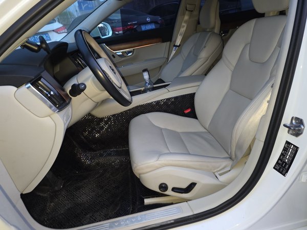 Volvo S90 2017, 101199 км, за 16063 USD - фото 20