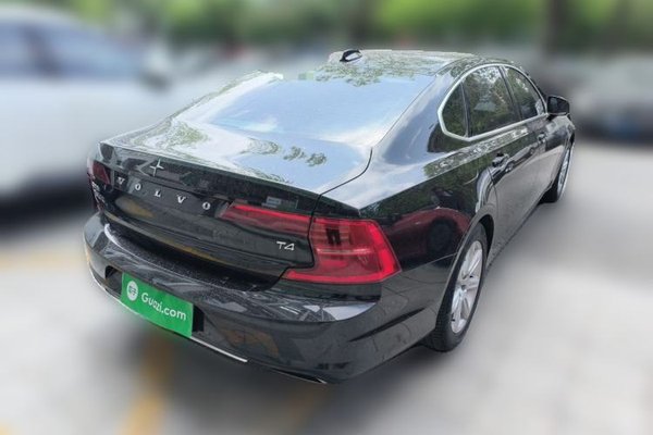 Volvo S90 2018, 52500 км, за 16440 USD